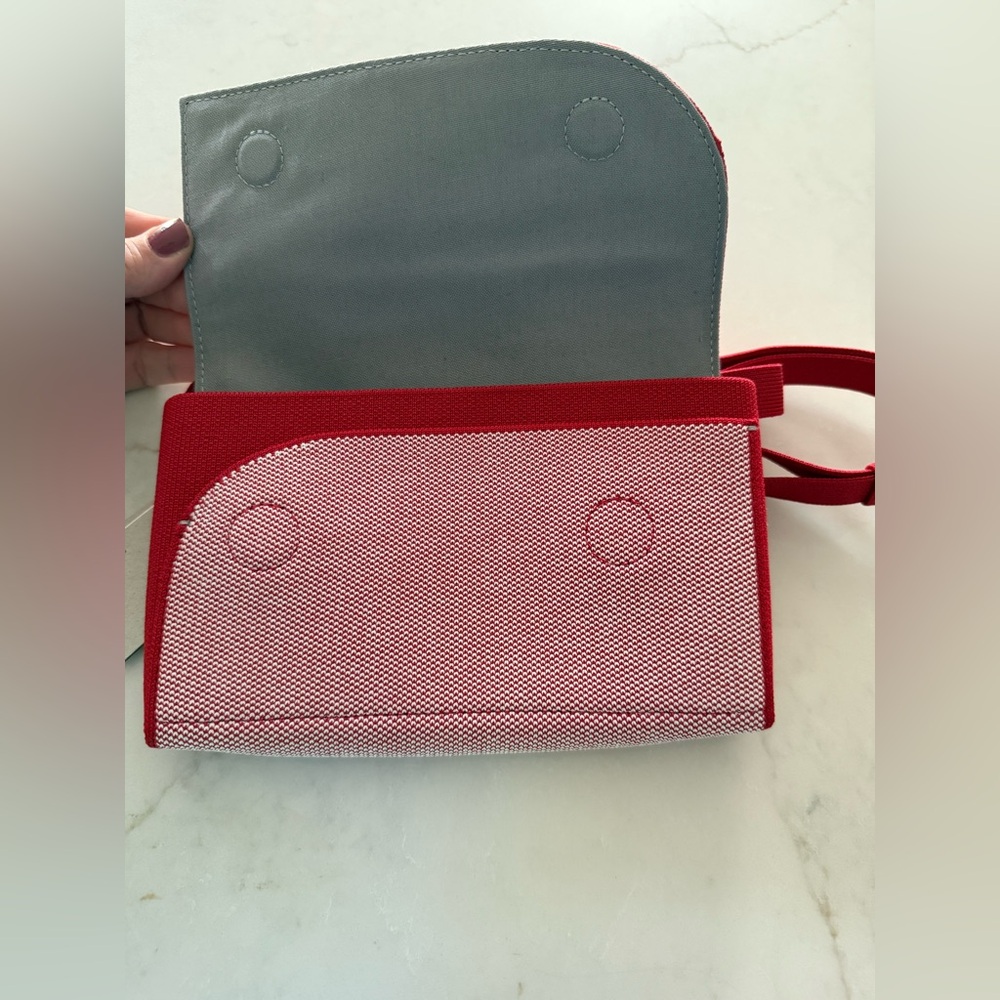 New! Rothy’s Light Poppy Red Belt Bag Crossbody Clutch Vacation Magnetic Closure - Picture 3 of 10